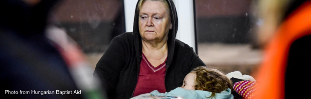 Image of Ukrainian woman and child from Hungarian Baptist Aid